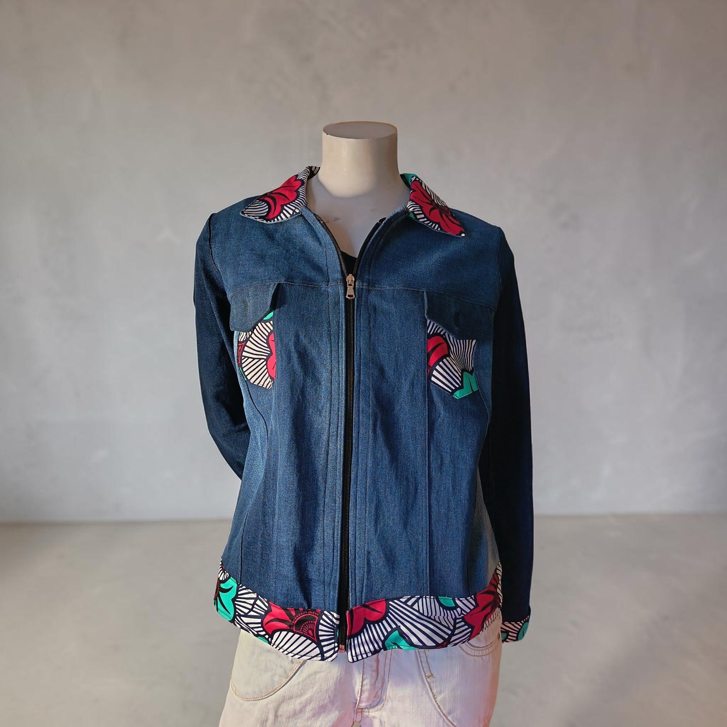 Veste jean upcyclée « Wax Bloom »
