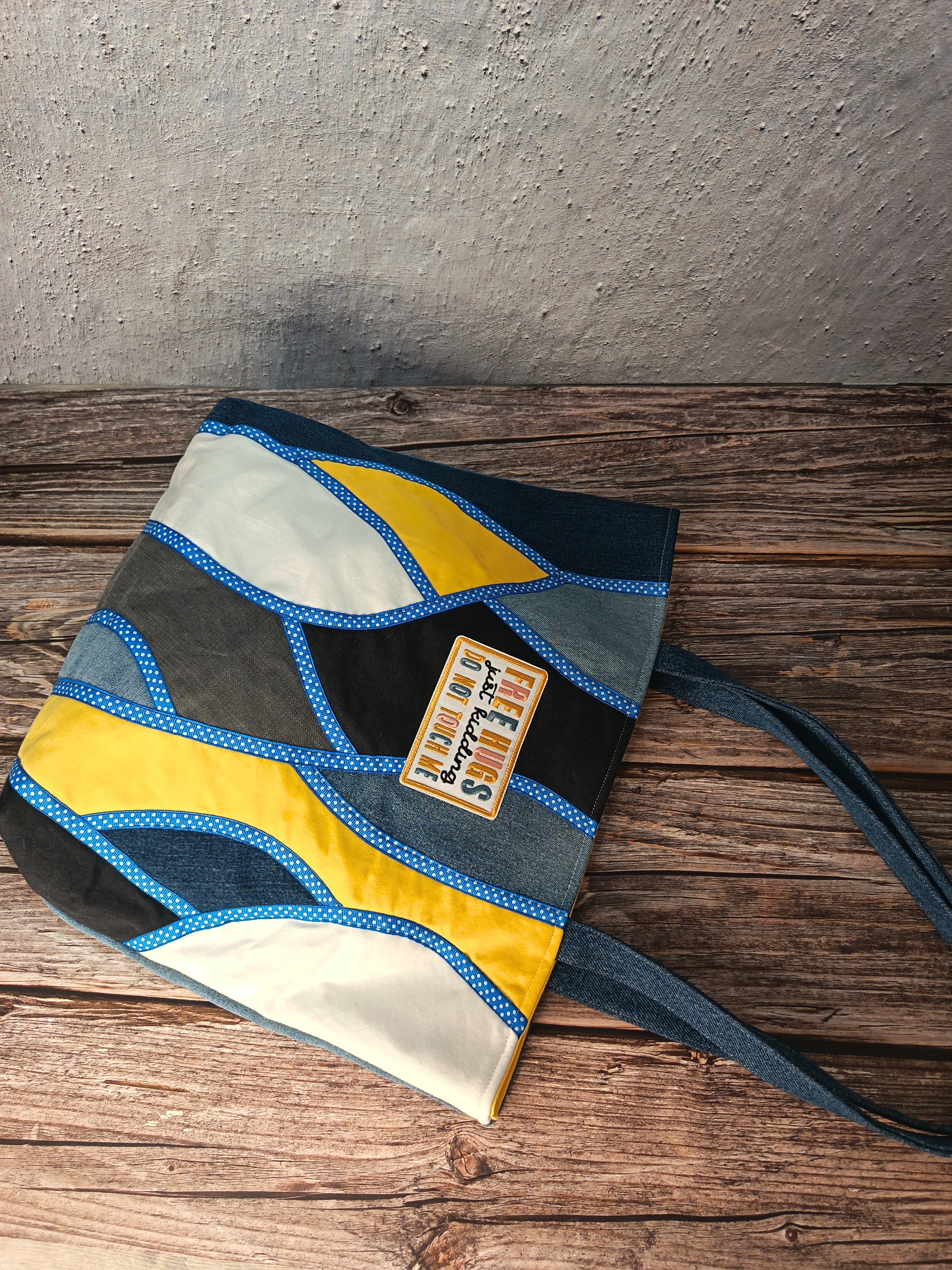 Tote bag patchwork denim « Free Hugs »