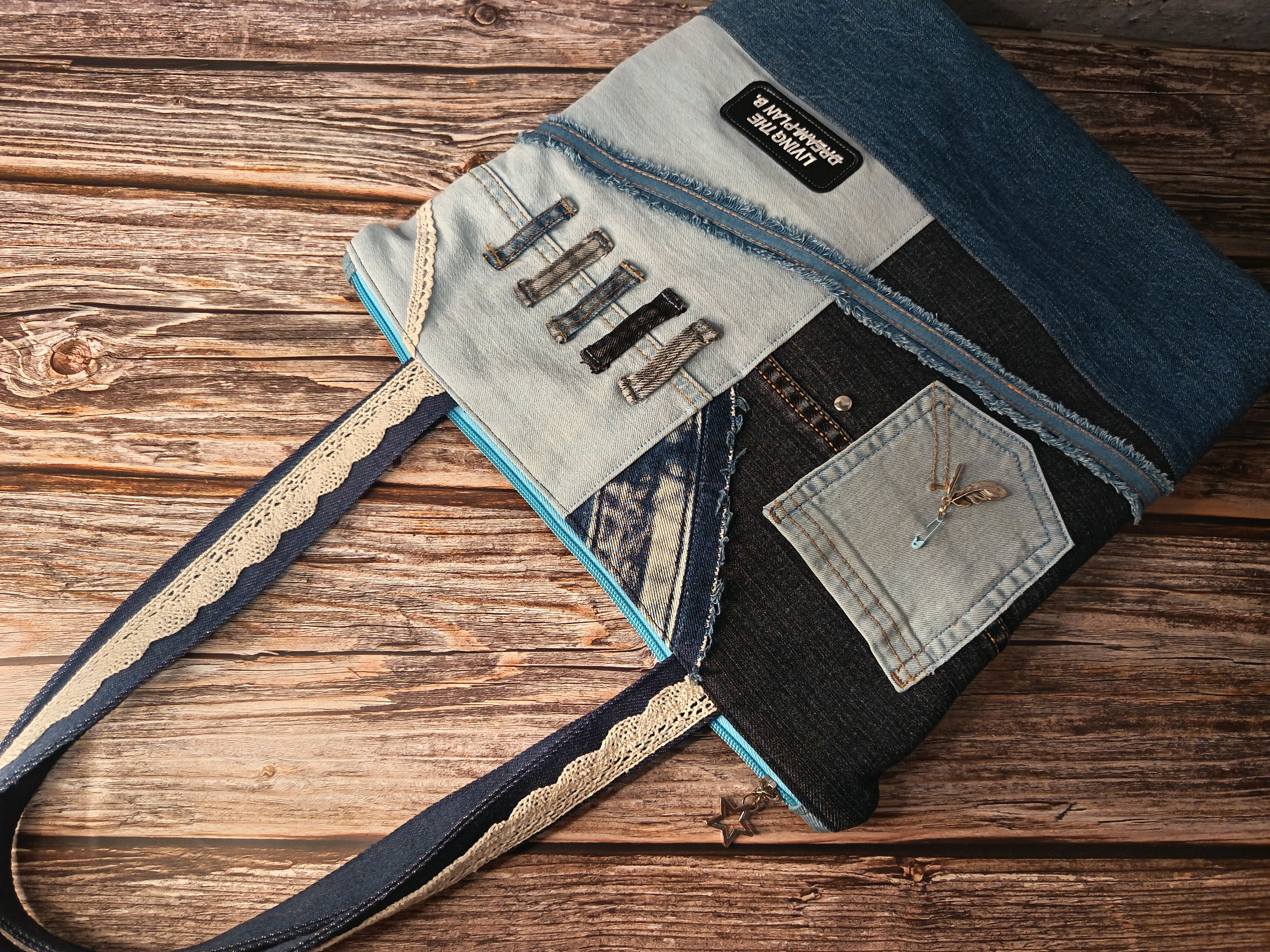 Tote bag denim upcyclé « Living the Dream »