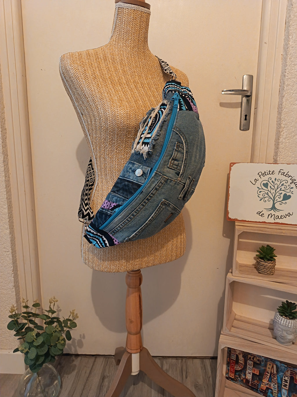 Banane Patchwork Jean Recyclé & Imprimé Wax – Hakuna Matata