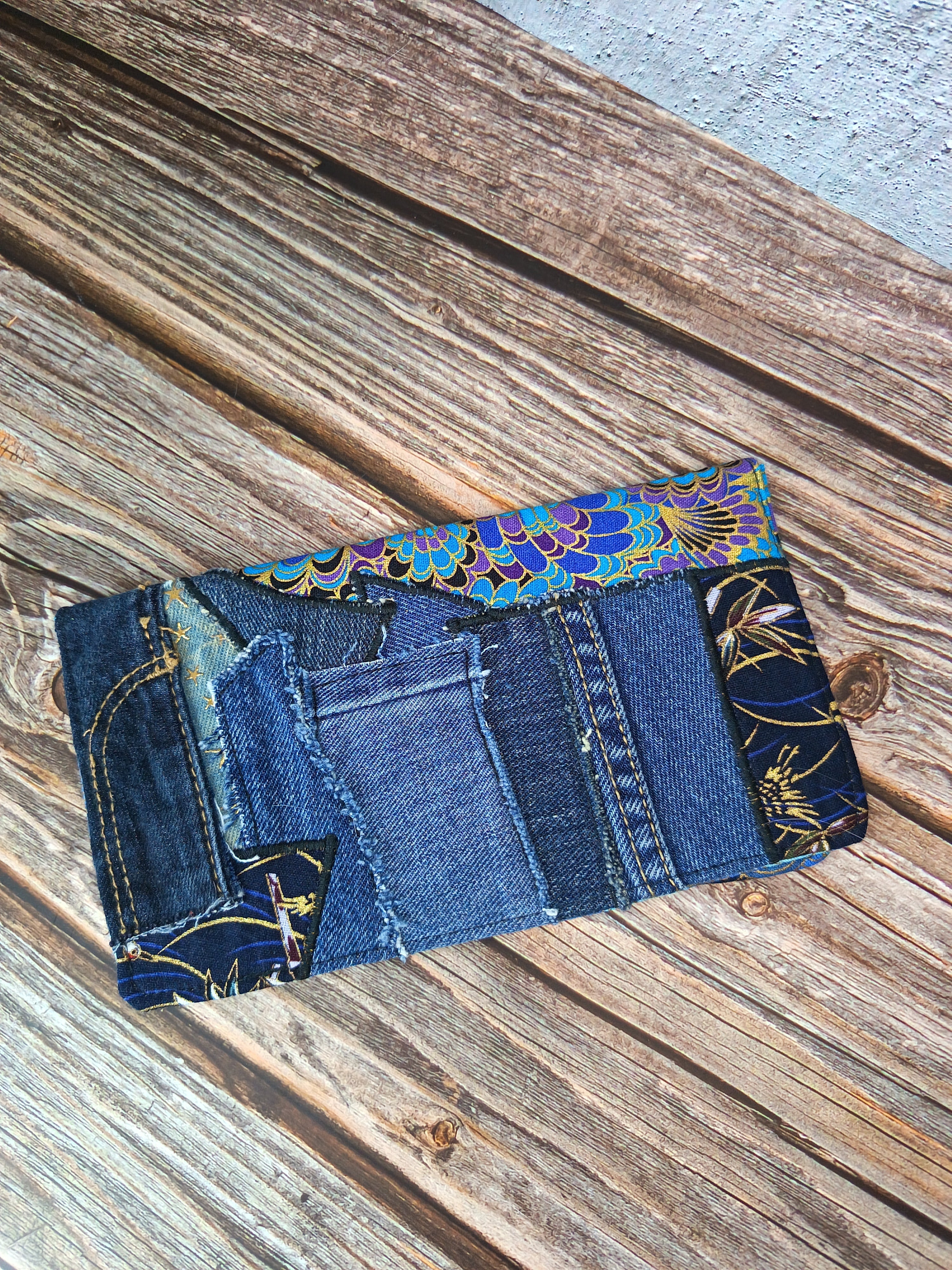 Porte-chéquier Fait Main – Jean Recyclé & Tissu Imprimé