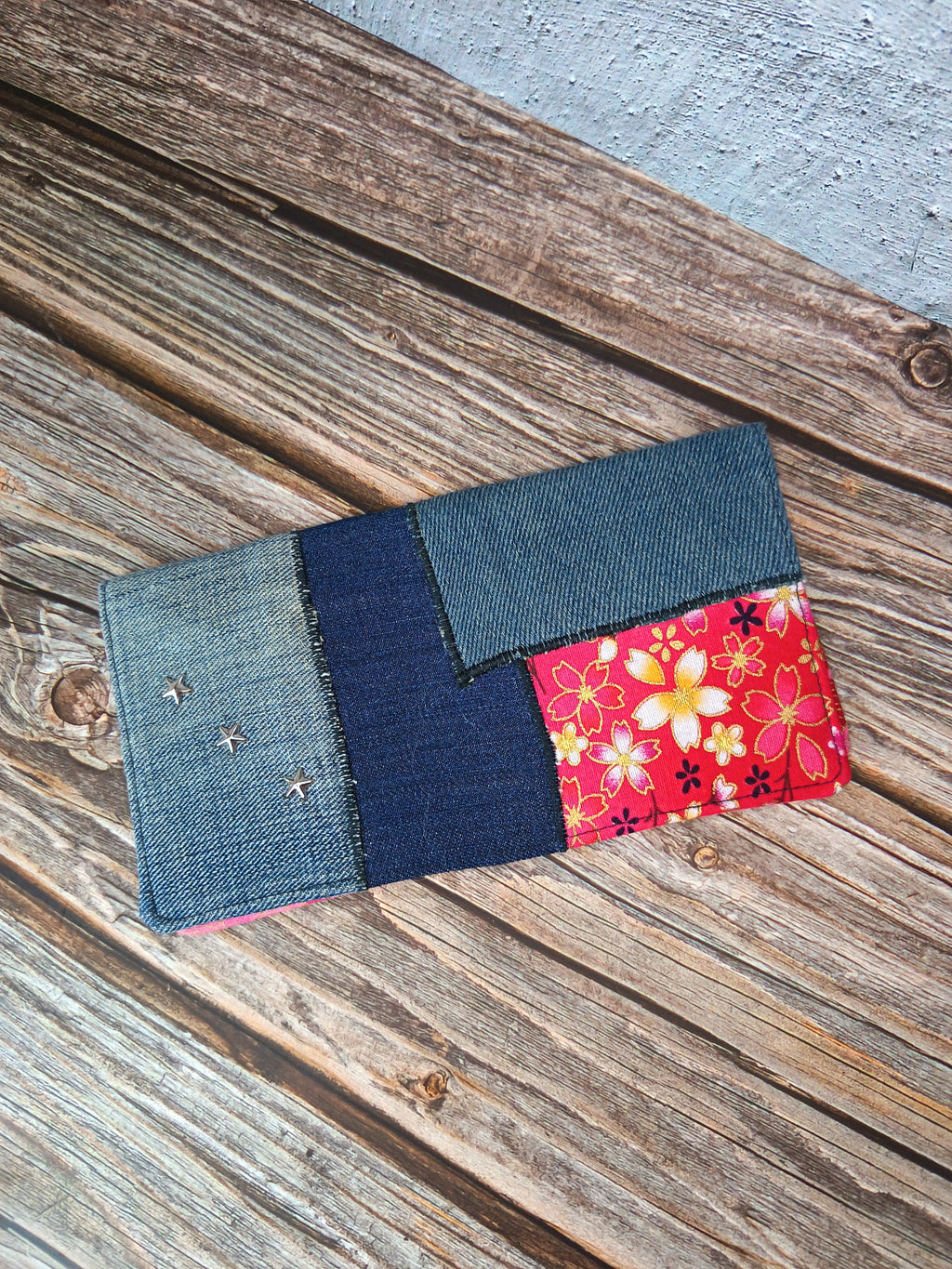 Porte-chéquier Fait Main – Jean Recyclé & Tissu Imprimé